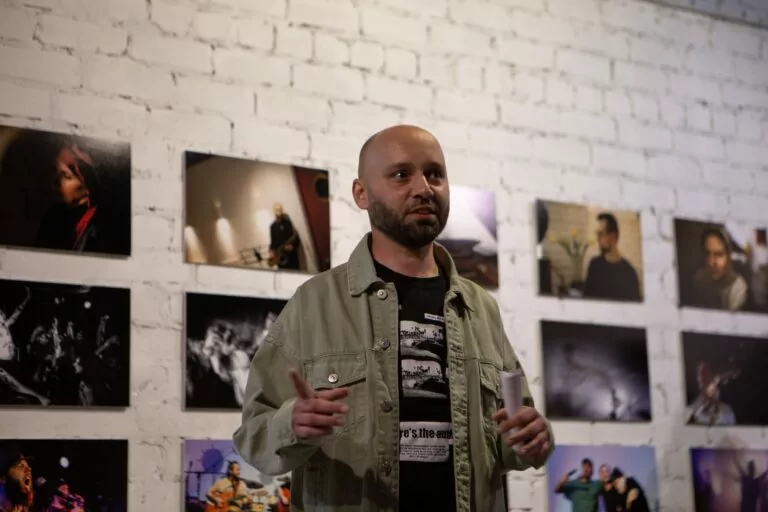 У Харкові відбулося відкриття фотовиставки про культурне життя прифронтового міста