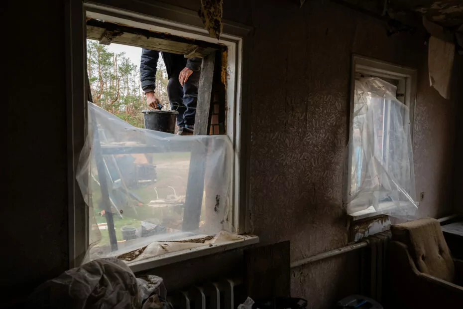 зображення до посту: One Day of Rebuilding Life With Family in Ruski Tyshky in Kharkiv Oblast