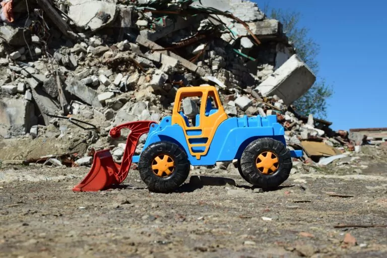 На Харківщині від вибуху російського дрона постраждала дитина