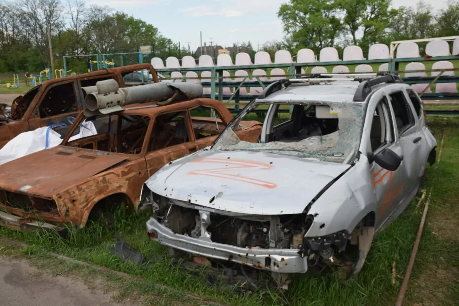 зображення до посту: Башта танку та десятки ракет. У Циркунах просто неба триває виставка спаленої російської техніки — фото