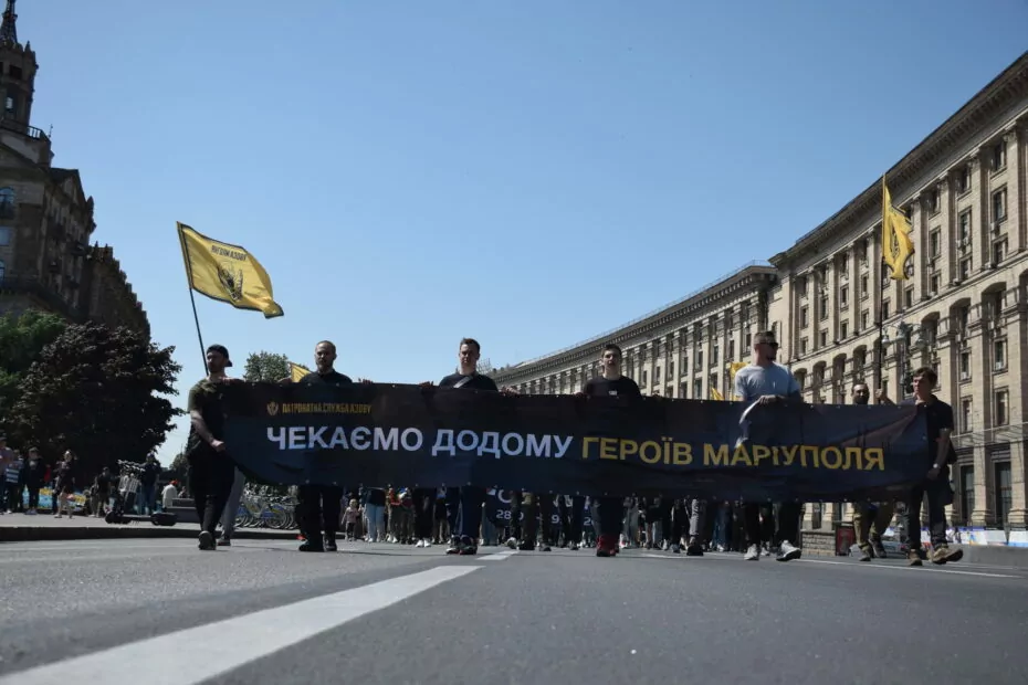 зображення до посту: One Year in Captivity: Kyiv Holds Rally to Commemorate Release of Defenders from Azovstal
