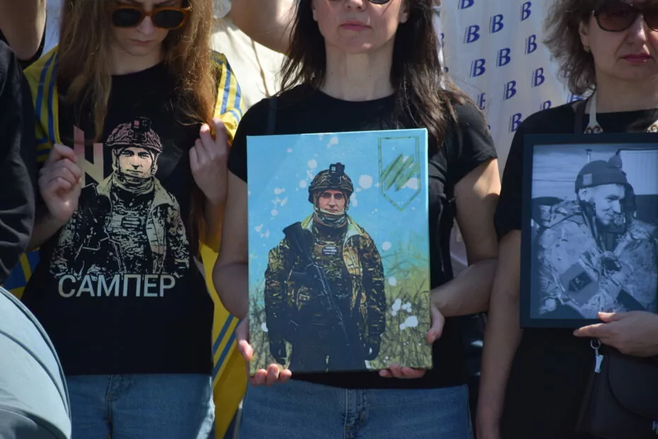 зображення до посту: One Year in Captivity: Kyiv Holds Rally to Commemorate Release of Defenders from Azovstal