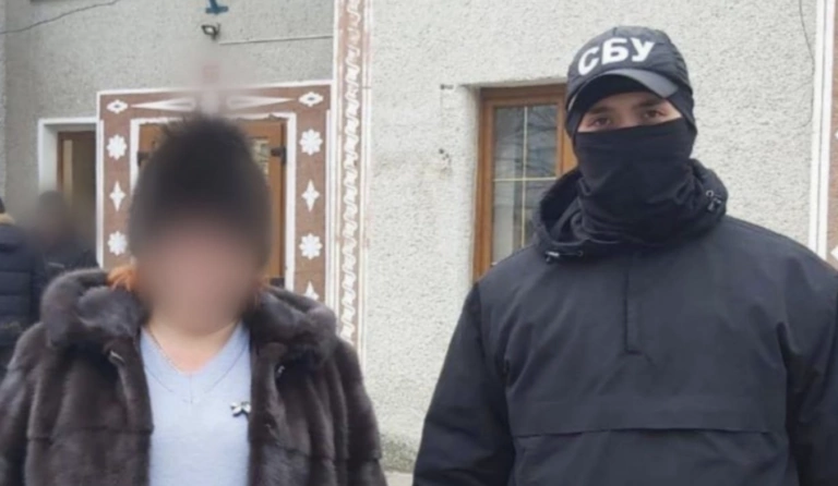 Хотіла вчити дітей за стандартами РФ: жінці загрожує 10 років ув’язнення