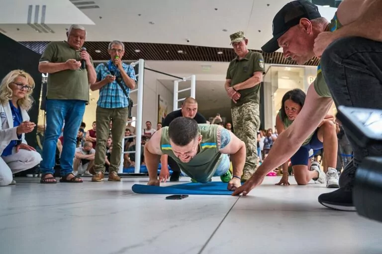 У Харкові старший лейтенант встановив рекорд Гіннеса