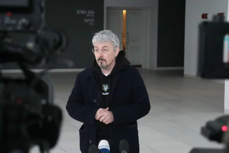 Прем’єр-міністр відповів на петицію про звільнення очільника МКІП