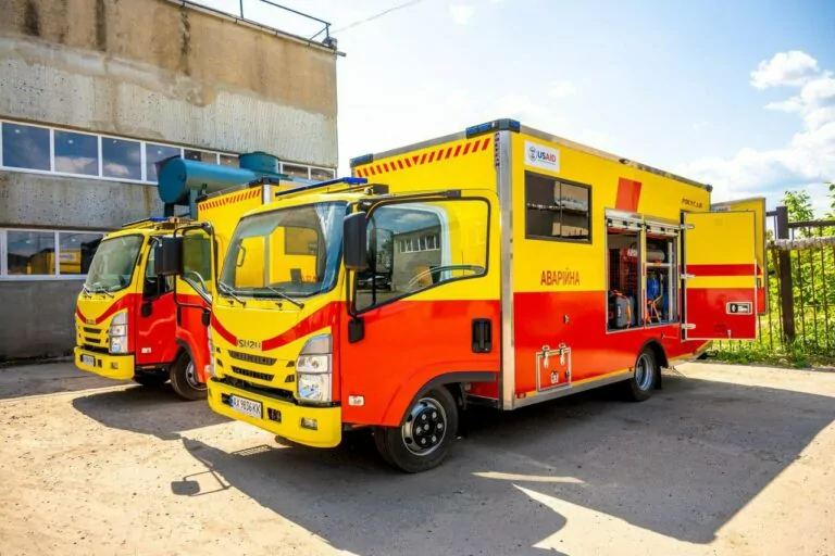 USA Handed Over Emergency Vehicles to Kharkiv Heating Networks Engineers