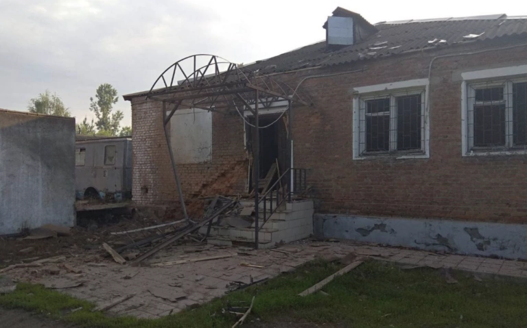 За добу ворог обстріляв 4 райони Харківщини: є загиблий та руйнування