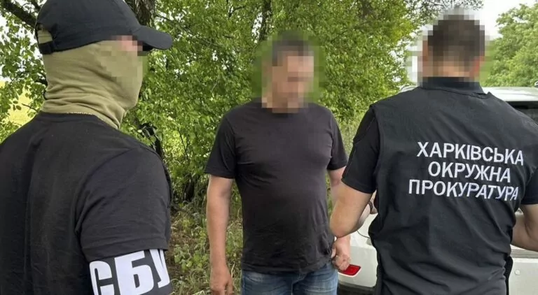 Корупційна схема на Харківській залізниці: СБУ затримала двох посадовців