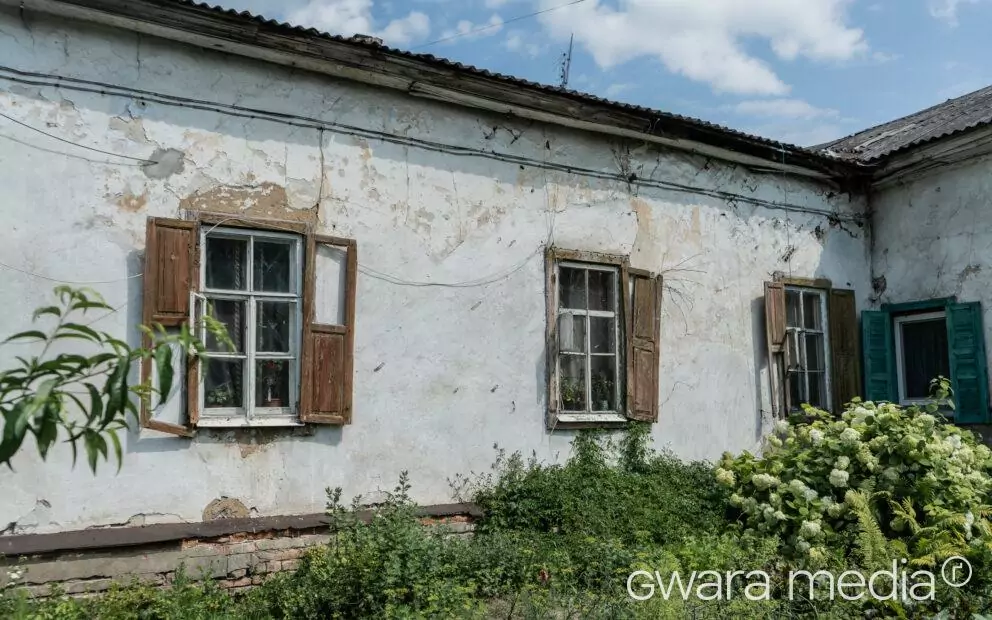 зображення до посту: Не ракети, а байдужість: як у Бабаях руйнується будинок Сковороди