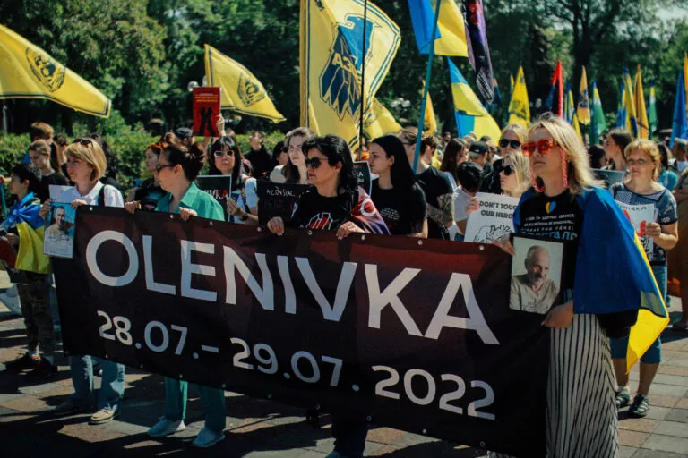 Що ми знаємо про полонених після теракту в Оленівці? Розповідає Марія Алєксєєвич, дружина бійця