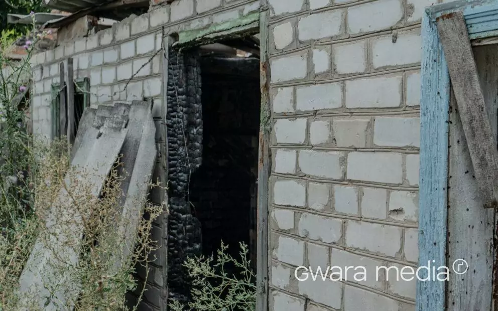 зображення до посту: «Окупанти їхали й стріляли по хатах»: історія однієї вулиці в Пісках-Радьківських