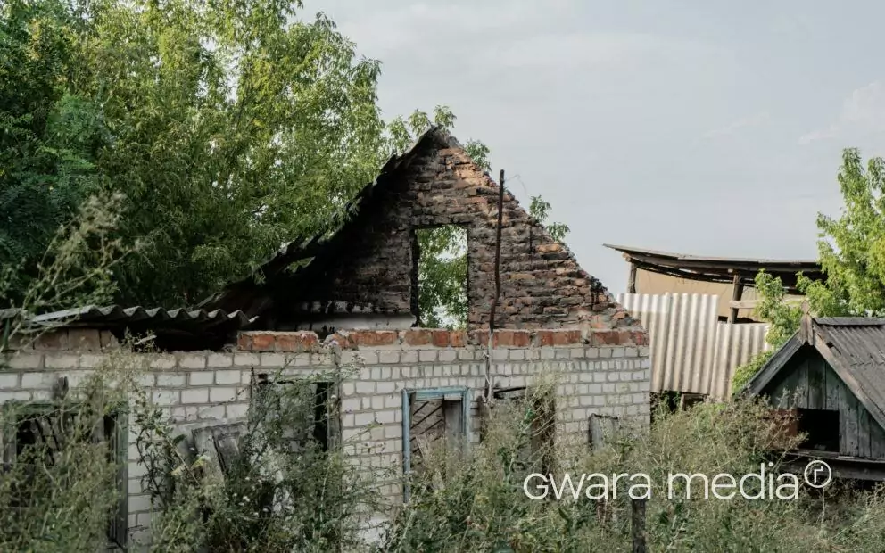 зображення до посту: «Окупанти їхали й стріляли по хатах»: історія однієї вулиці в Пісках-Радьківських