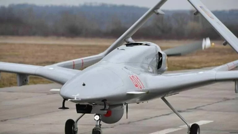 Компанія Baykar на День Незалежності подарувала ГУР ударний БПЛА