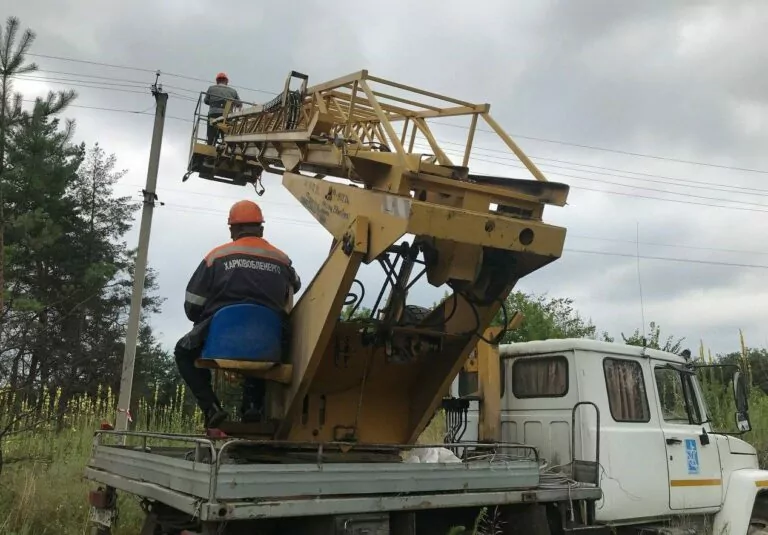 В Україні скоротили години відключення світла