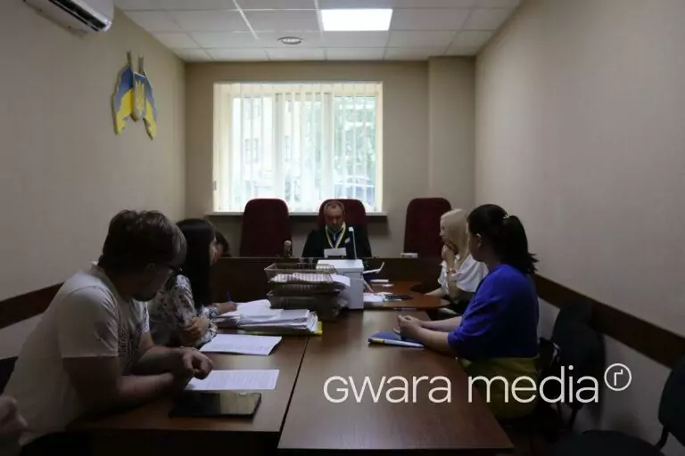 Суд щодо знесення трамвайних колій на Весніна перенесли через відсутність Харківської міськради