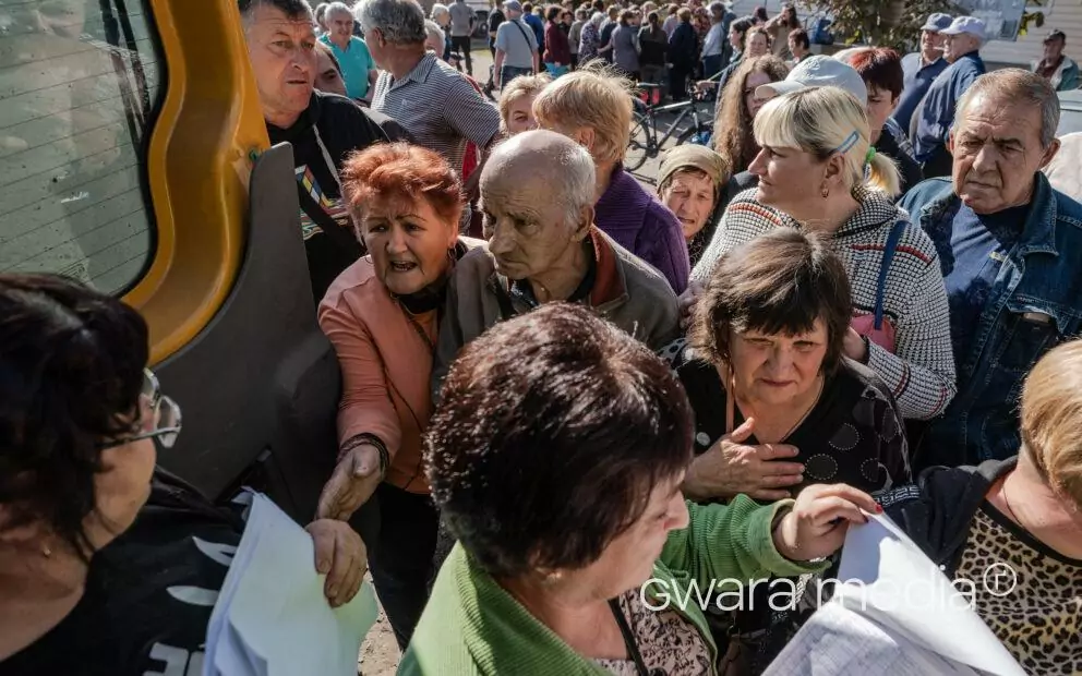 зображення до посту: Волонтери роздають гуманітарну допомогу в Старовірівці Куп’янського району — фото