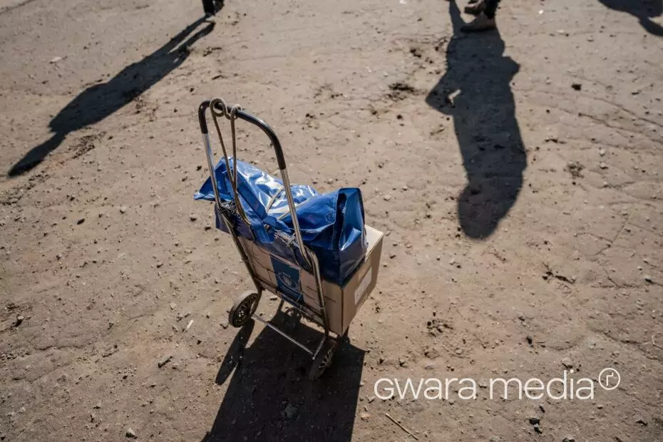 зображення до посту: Волонтери роздають гуманітарну допомогу в Старовірівці Куп’янського району — фото