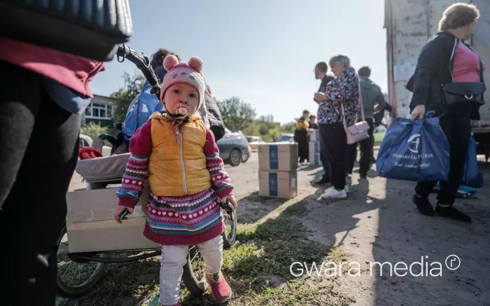 зображення до посту: Волонтери роздають гуманітарну допомогу в Старовірівці Куп’янського району — фото