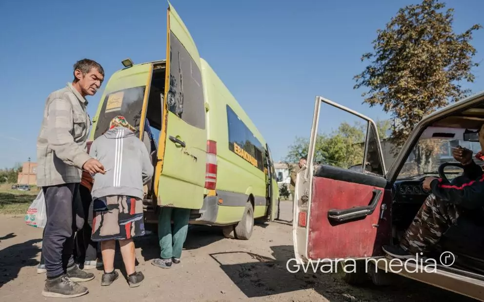 зображення до посту: Волонтери роздають гуманітарну допомогу в Старовірівці Куп’янського району — фото