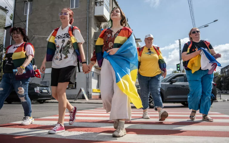 Гуртуємось заради перемоги: відбувся марш у рамках ХарківПрайд – фото