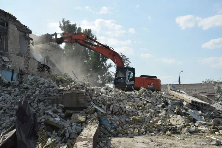 Перший етап відновлення лікарні в Ізюмі коштуватиме 750 мільйонів гривень — Синєгубов