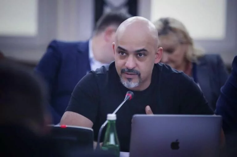 Фінансування урядового проєкту відновлення 6 населених пунктів скоротять — Найєм