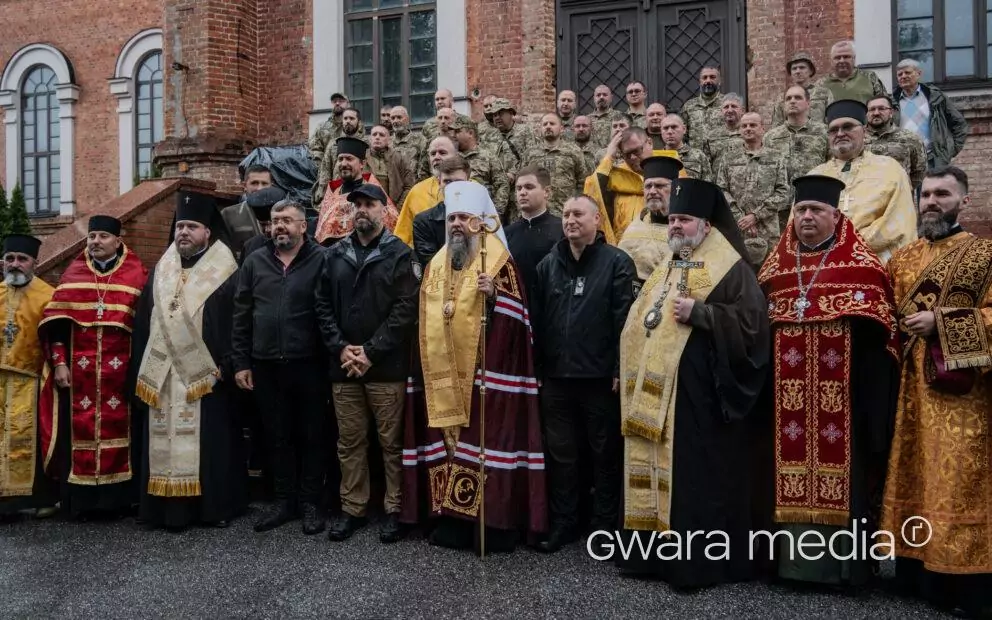 зображення до посту: У Харкові Митрополит Епіфаній нагородив військових 113 бригади ТрО — фото