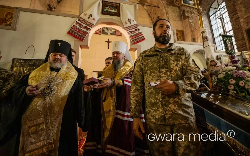 зображення до посту: У Харкові Митрополит Епіфаній нагородив військових 113 бригади ТрО — фото