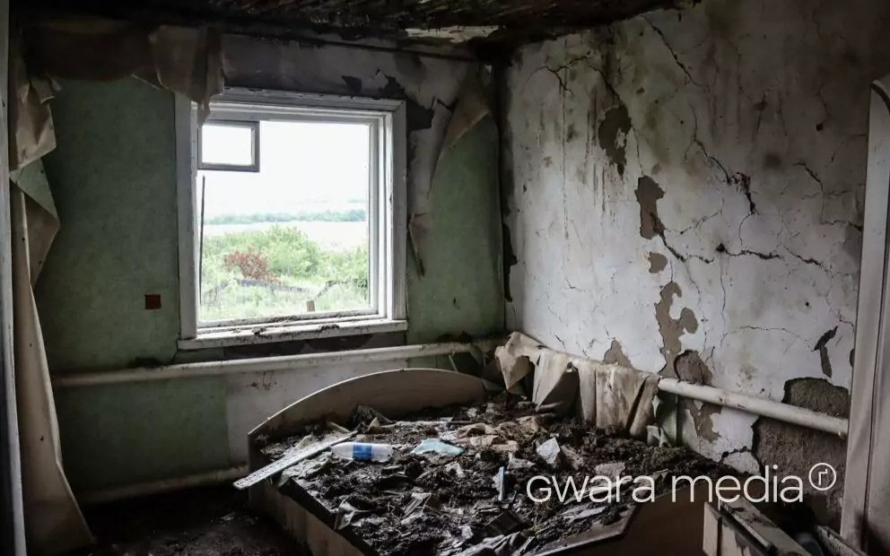 зображення до посту: «Окупанти їхали й стріляли по хатах»: історія однієї вулиці в Пісках-Радьківських