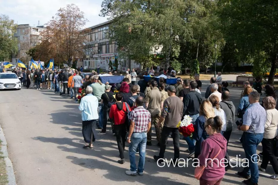 зображення до посту: Харків попрощався з загиблими у Куп&#8217;янську волонтерами — фото