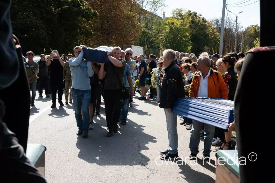 зображення до посту: Харків попрощався з загиблими у Куп&#8217;янську волонтерами — фото