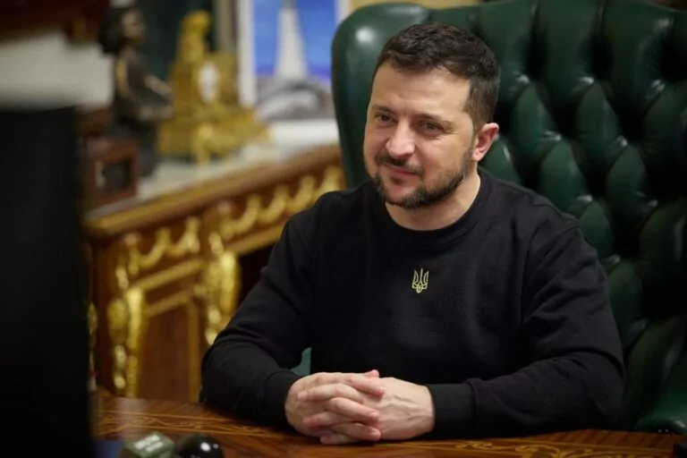 Most Ukrainians Believe Zelenskyy Bears  Responsibility for Dealing with Corruption in Government and Military Administrations – Survey 