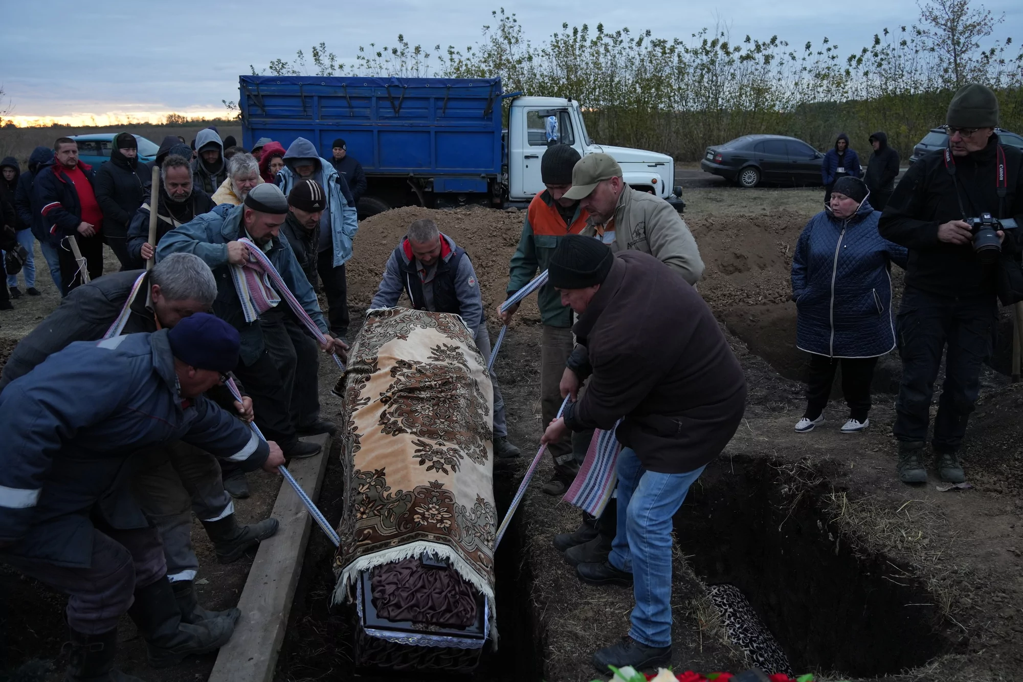 зображення до посту: Five Days of Hroza. The Village Buries Those Who Died in a Russian Attack on October 5 — PHOTO