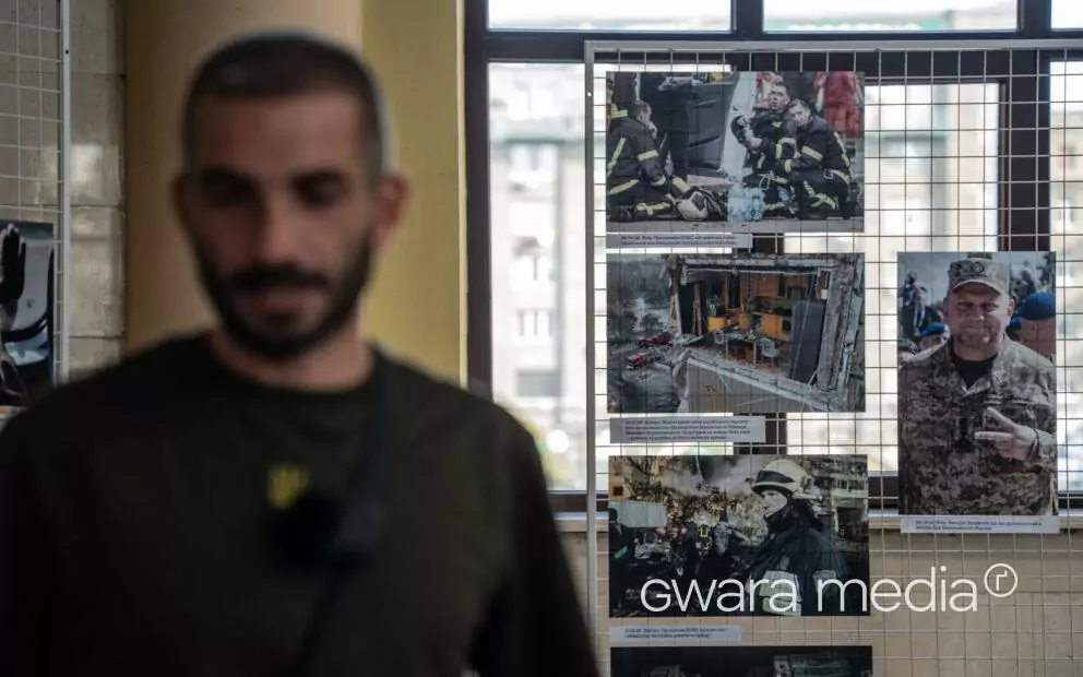зображення до посту: На харківському вокзалі відкрилася фотовиставка Яна Доброносова присвячена війні — фото