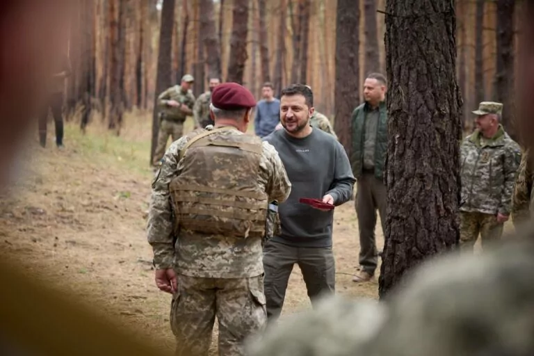 Третина українців вірить у конфлікти між владою та військовими — опитування
