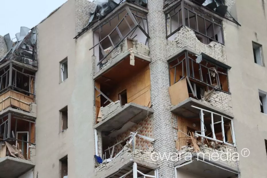 зображення до посту: У Харкові російські ракети влучили в житлові будинки: є загиблий та поранені — фоторепортаж