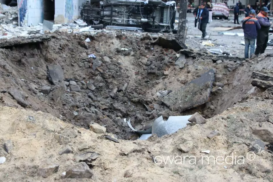 зображення до посту: У Харкові російські ракети влучили в житлові будинки: є загиблий та поранені — фоторепортаж