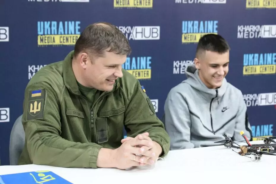 зображення до посту: «Дронів не шкода, вони виконують свою роботу». Підліток у Харкові збирає дрони-камікадзе для ЗСУ — фото