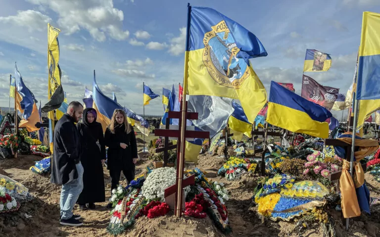 З початку повномасштабного вторгнення загинули 43 тисячі українських військових — Зеленський