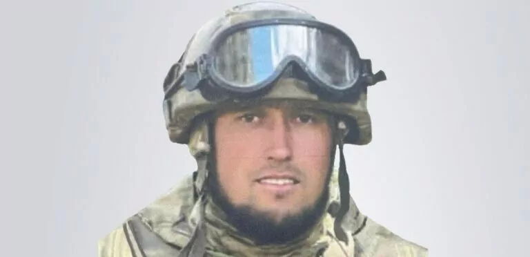Судитимуть російського військового, який побив чоловіка за відмову продати 3-річну доньку