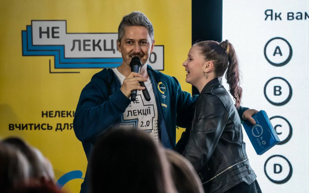 зображення до посту: Телеведучий Олександр Педан провів у Харкові «НеЛекції» з мінної безпеки, психічного і фізичного здоров’я – фото