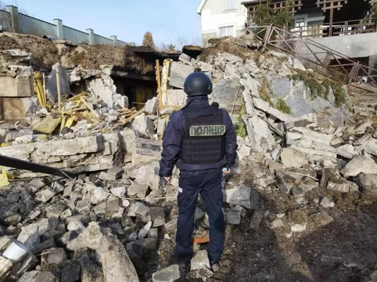 Двоє поліціянтів у Куп’янську отримали контузії через російський обстріл безпілотниками Shahed