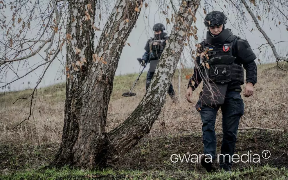 зображення до посту: Розмінування прифронтових територій Харківщини. Один день із саперами — фото та відео