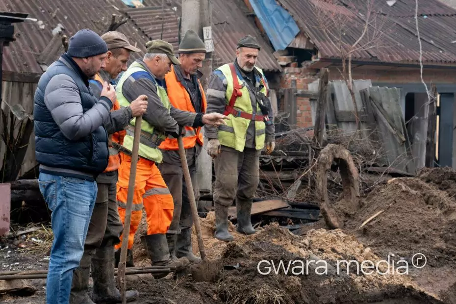 зображення до посту: У Харкові російські безпілотники вдарили по цивільних об&#8217;єктах — фоторепортаж