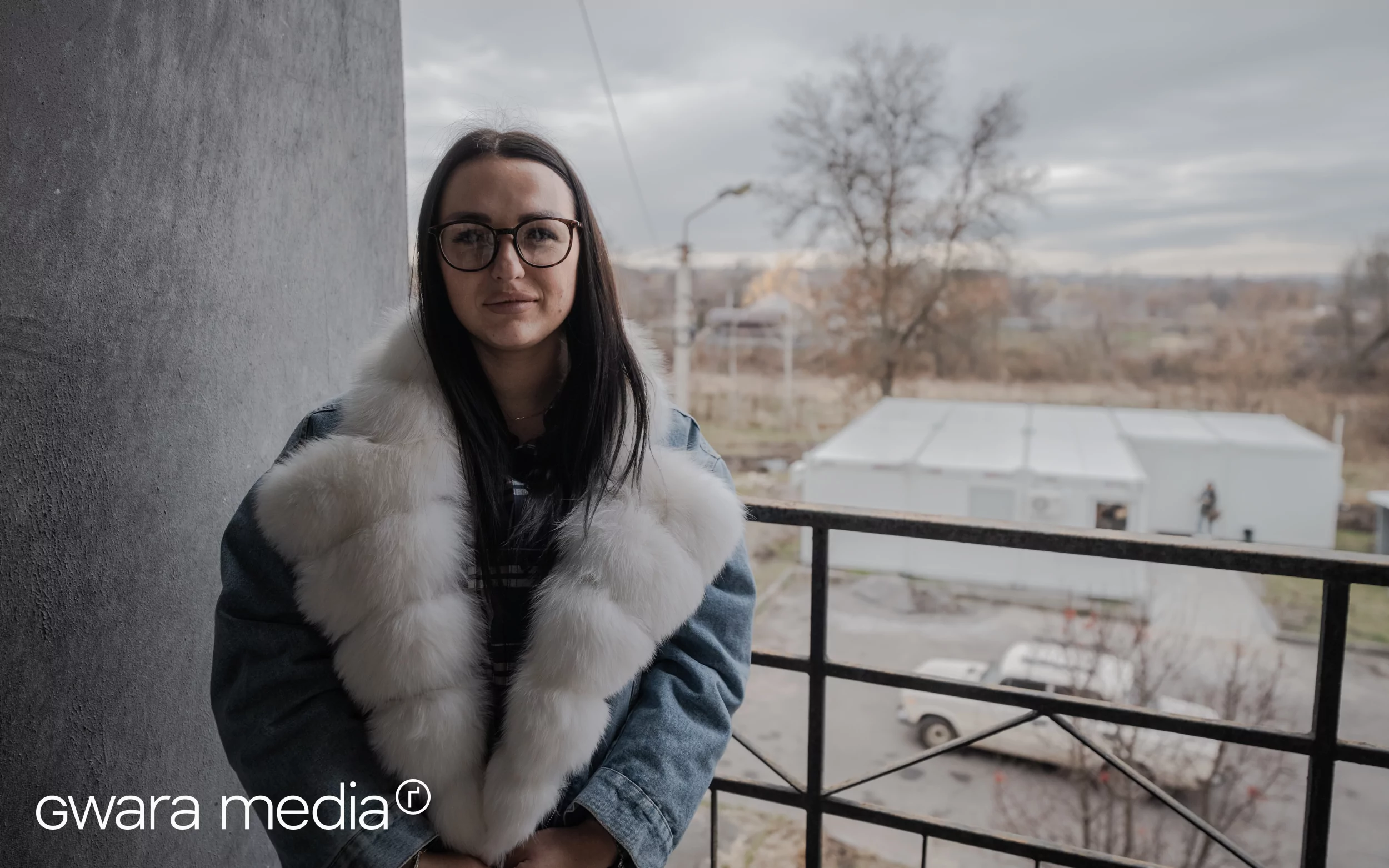 зображення до посту: Шкарпетки, куртки та книги про «священну» війну. Лікарня в Липцях, в якій жили росіяни – ВІДЕО