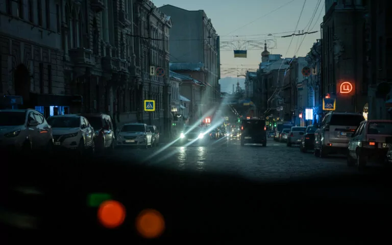 Терехов звернувся до Синєгубова з проханням не застосовувати графіки відключень світла у Харкові