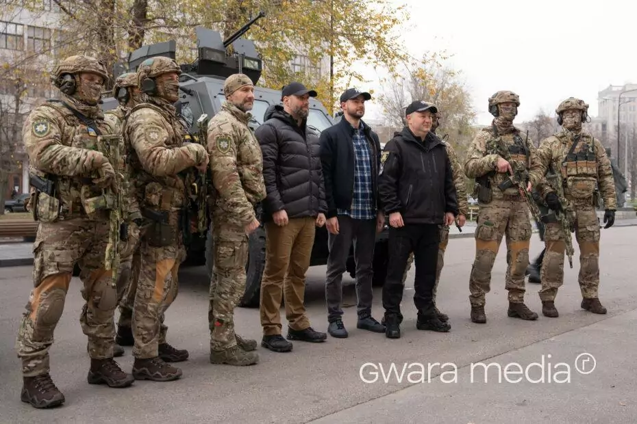 зображення до посту: Спецпризначенцям Харківщини передали бронемашини «Козак» – фото