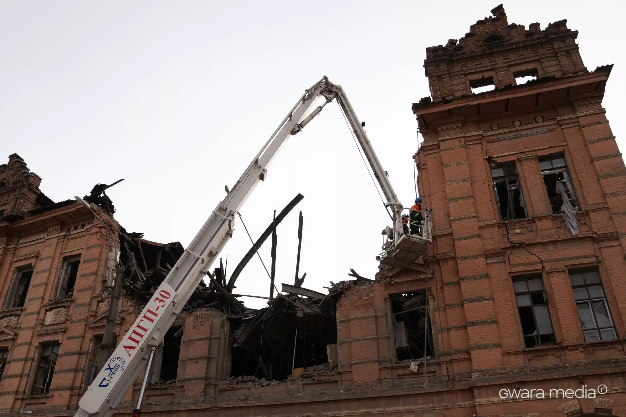 зображення до посту: Ten Russian Drones Hit Civil Infrastructure in Kharkiv 