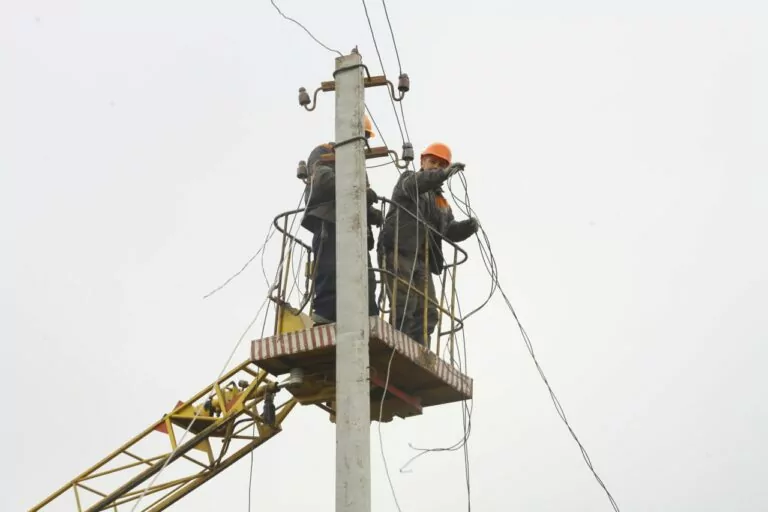 У селі Довгеньке Оскільської громади відновили світло
