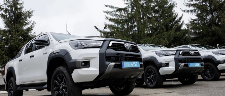 Харківські слідчі отримали броньований автомобіль від американців